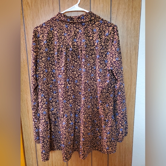 LOGO Tunic Peplum Button Down Top. EUC. Size Small - Picture 3 of 5